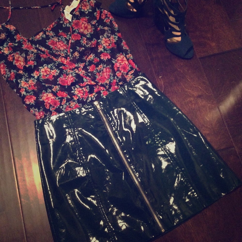 Foxy leather skirt with zipper
